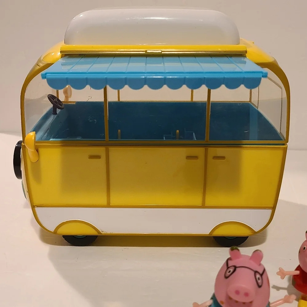 Peppa pig yellow bus  RV camper van - Picture 5 of 11